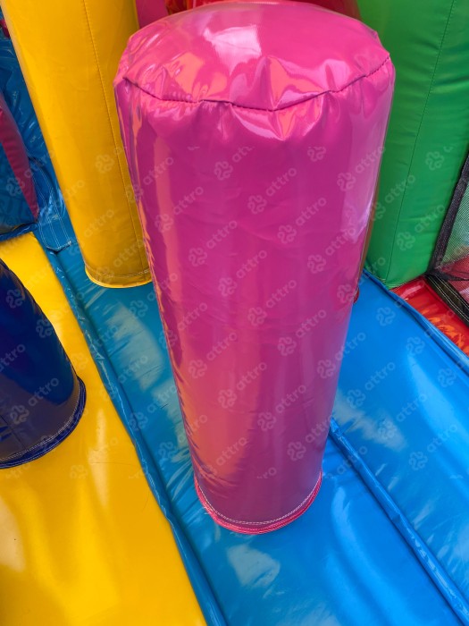 Надувной батут "Игры с Миньонами под крышей" 12*6*7 м