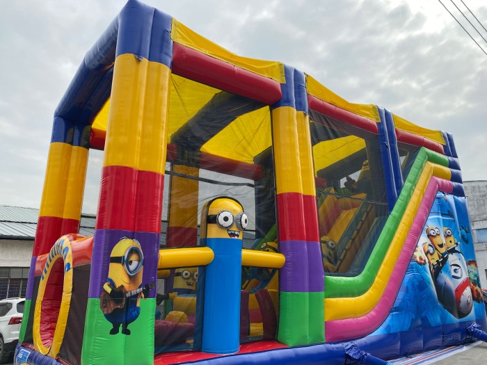 Надувной батут "Игры с Миньонами под крышей" 12*6*7 м