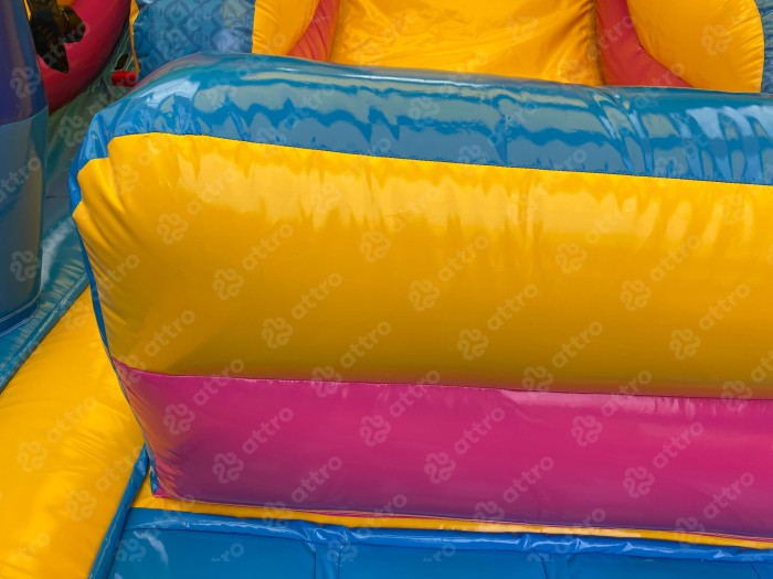 Надувной батут "Игры с Миньонами под крышей" 12*6*7 м