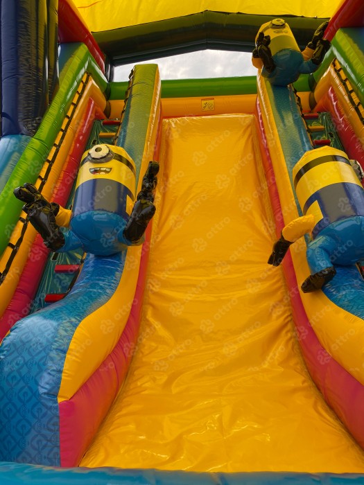 Надувной батут "Игры с Миньонами под крышей" 12*6*7 м