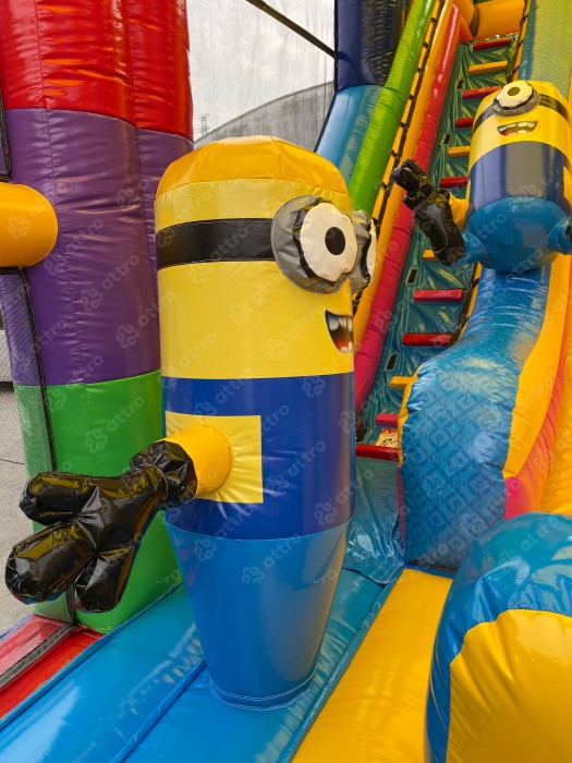 Надувной батут "Игры с Миньонами под крышей" 12*6*7 м