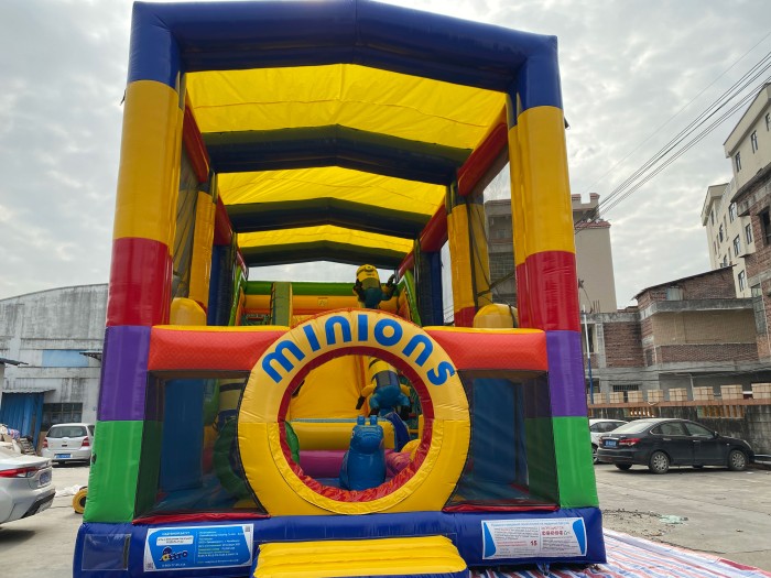 Надувной батут "Игры с Миньонами под крышей" 12*6*7 м