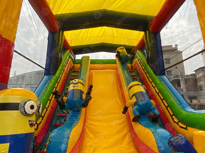 Надувной батут "Игры с Миньонами под крышей" 12*6*7 м