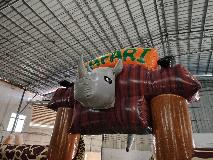 Надувной батут «Сафари с иллюминаторами»  16*9,5*7 м