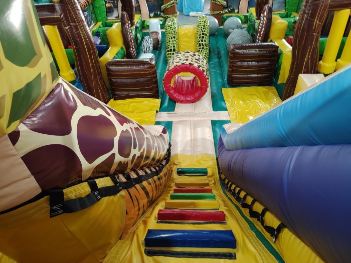 Надувной батут «Сафари с иллюминаторами»  16*9,5*7 м