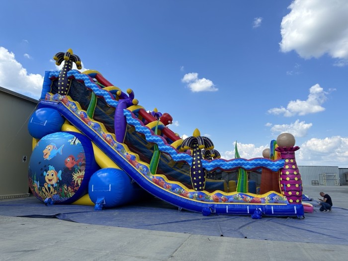 Надувная горка "Мега риф" 14*7*10 м