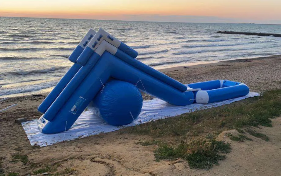 Надувная водная горка 