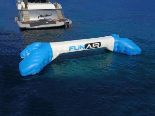 Надувная игра "Битва на воде" 6,8*2*1 м