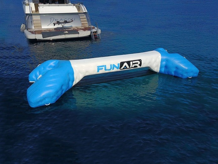 Надувная игра "Битва на воде" 6,8*2*1 м