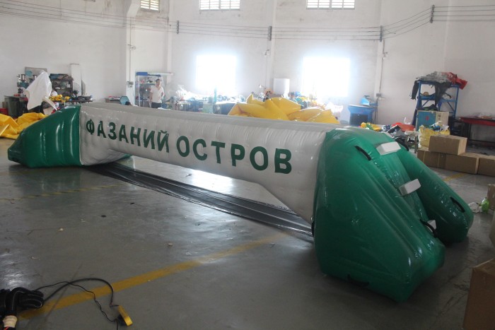 Надувная игра "Битва на воде" 6,8*2*1 м