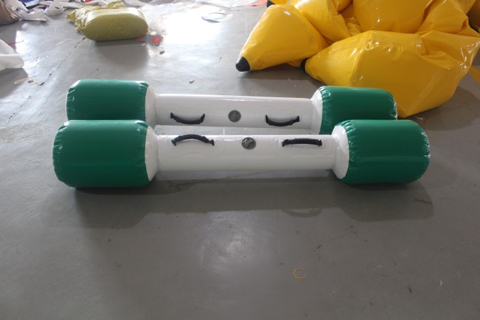 Надувная игра "Битва на воде" 6,8*2*1 м