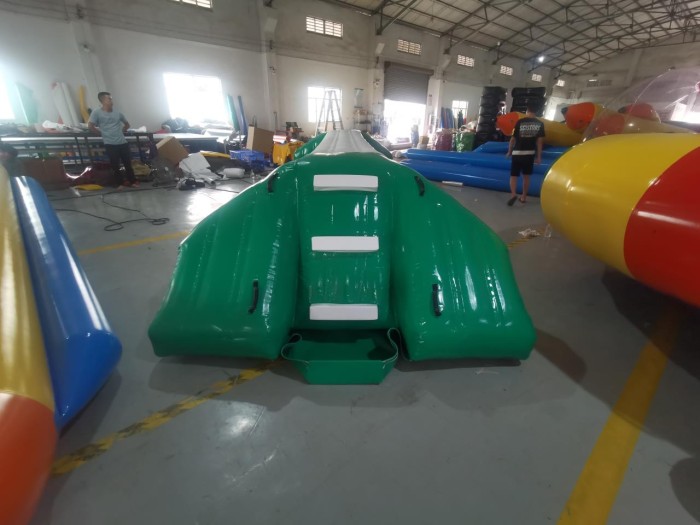 Надувная игра "Битва на воде" 6,8*2*1 м