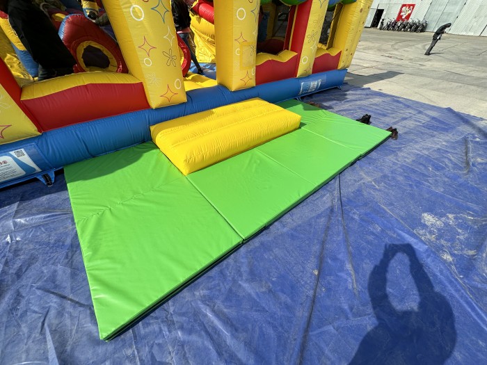 Непромокаемые маты для надувных батутов 120*120*10 см