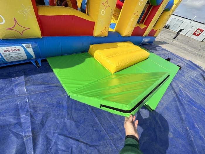 Непромокаемые маты для надувных батутов 120*120*10 см