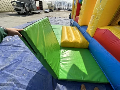 Непромокаемый мат для надувных батутов 120*120*10 см