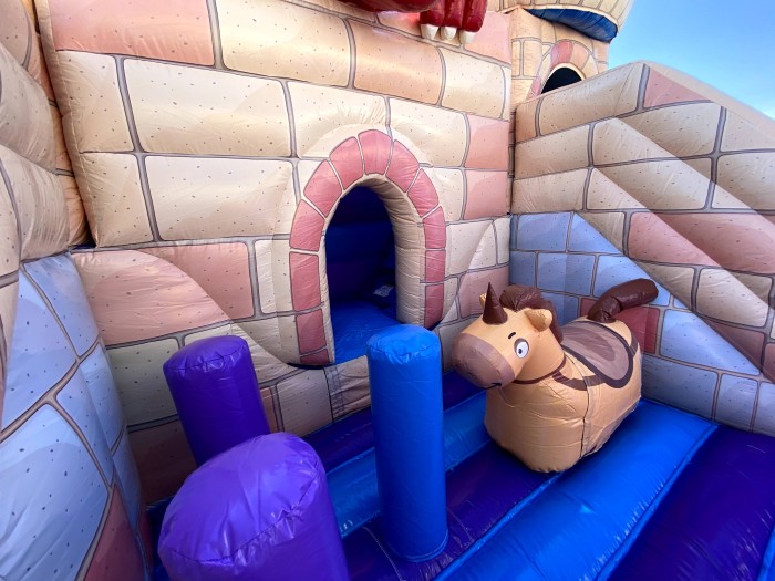 Надувной батут "Крепость" 8*8*6 м