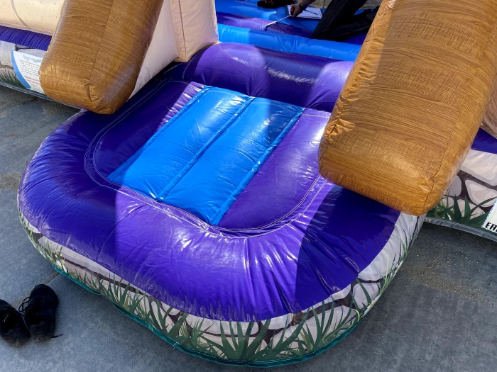 Надувной батут "Крепость" 8*8*6 м