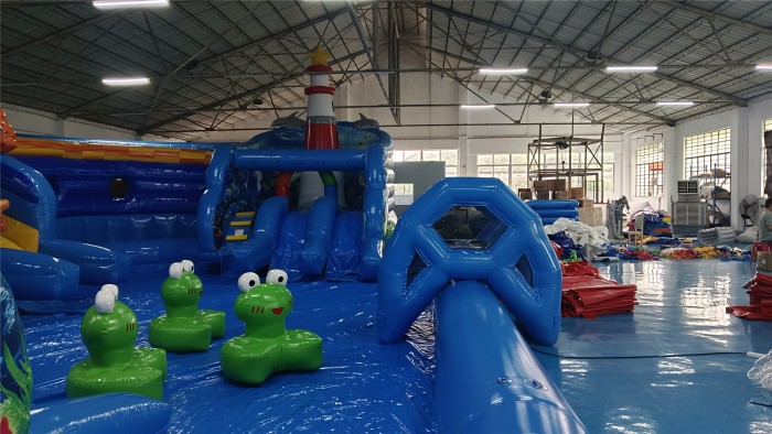 Надувной аквапарк "Маяк" 21,5*11,4*5,7 м