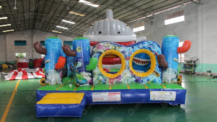 Надувной батут-робот "Акула каракула" 11*5*5 м