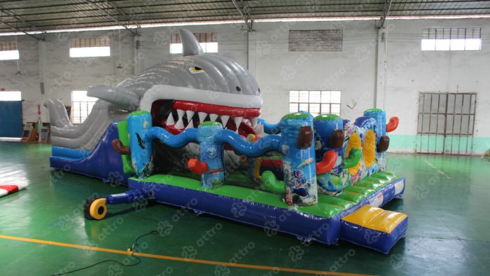 Надувной батут-робот "Акула каракула" 11*5*5 м