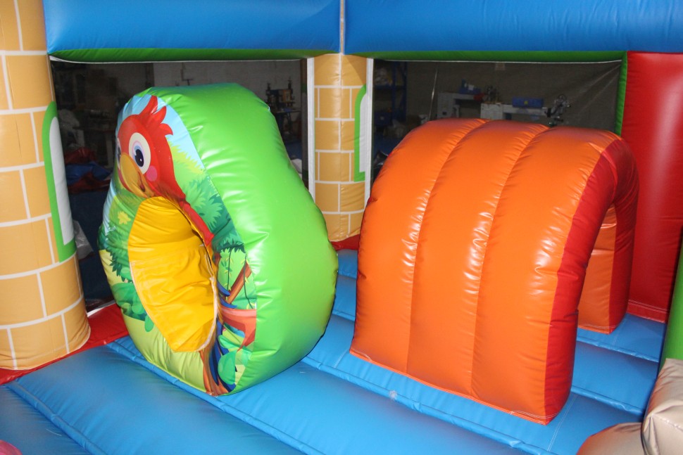 Надувной батут «Замок», размер 5*5*3 метров