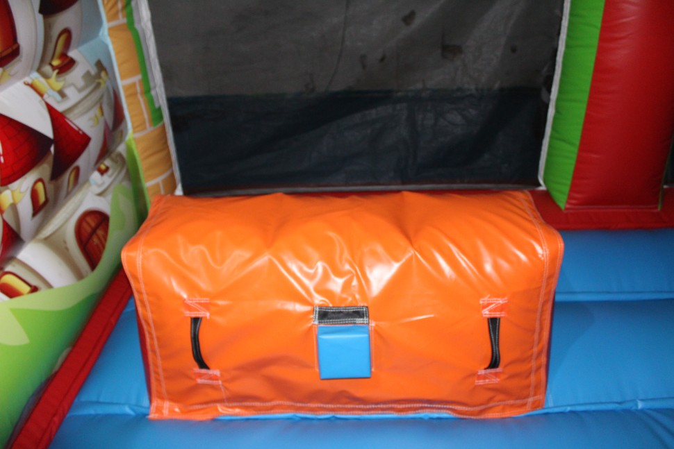 Надувной батут «Замок», размер 5*5*3 метров