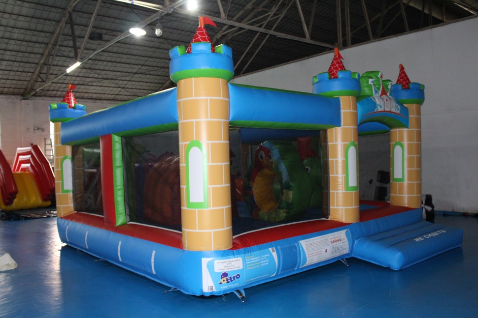 Надувной батут «Замок», размер 5*5*3 метров