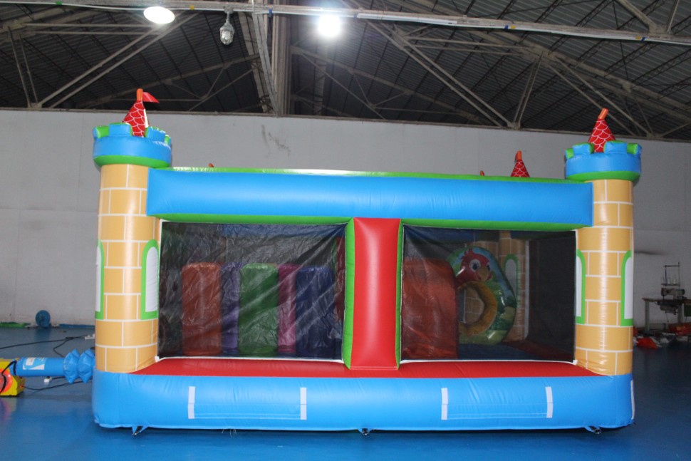 Надувной батут «Замок», размер 5*5*3 метров