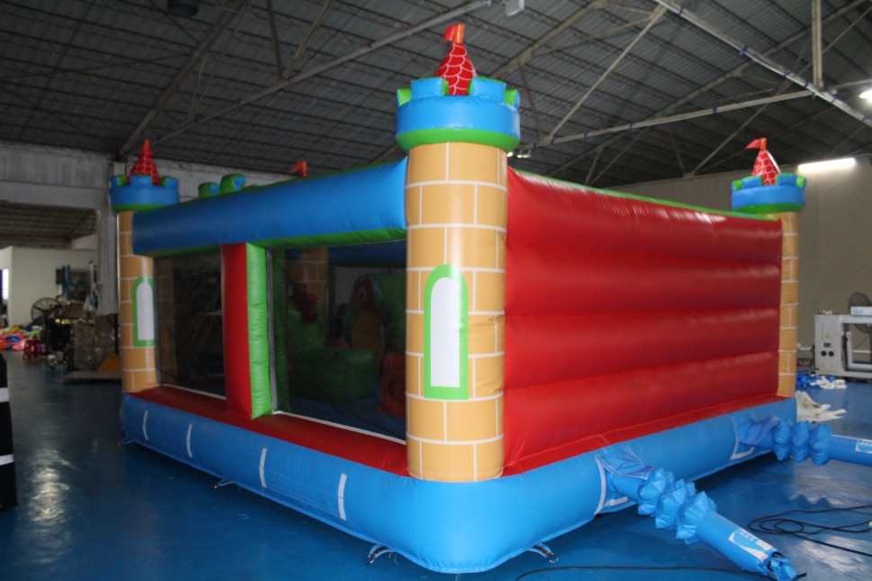 Надувной батут «Замок», размер 5*5*3 метров