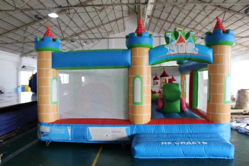 Надувной батут «Замок», размер 5*5*3 метров