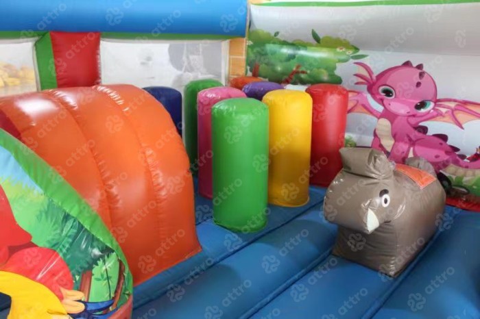 Надувной батут «Замок», размер 5*5*3 метров