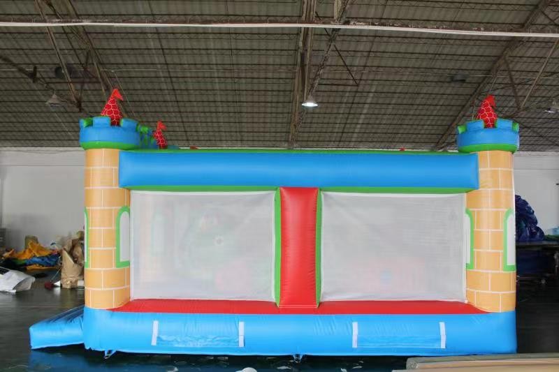 Надувной батут «Замок», размер 5*5*3 метров