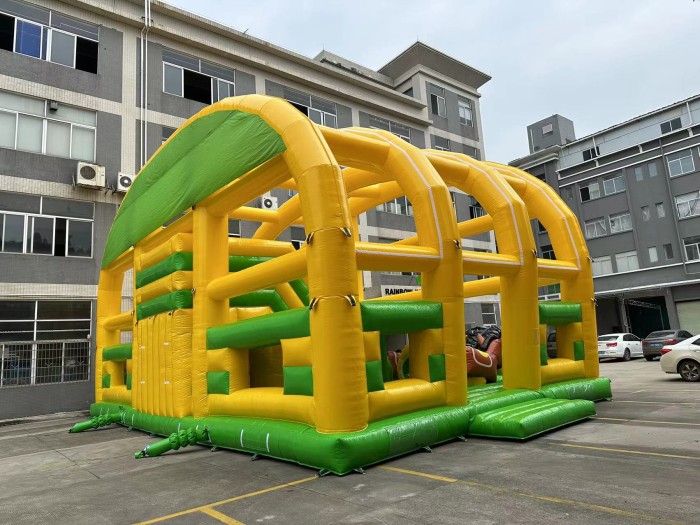 Надувной батутный парк "Лес чудес"  45*15*10 м