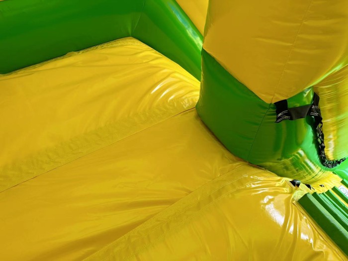 Надувной батутный парк "Лес чудес"  45*15*10 м