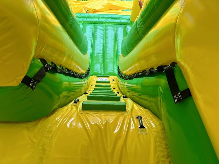 Надувной батутный парк "Лес чудес"  45*15*10 м