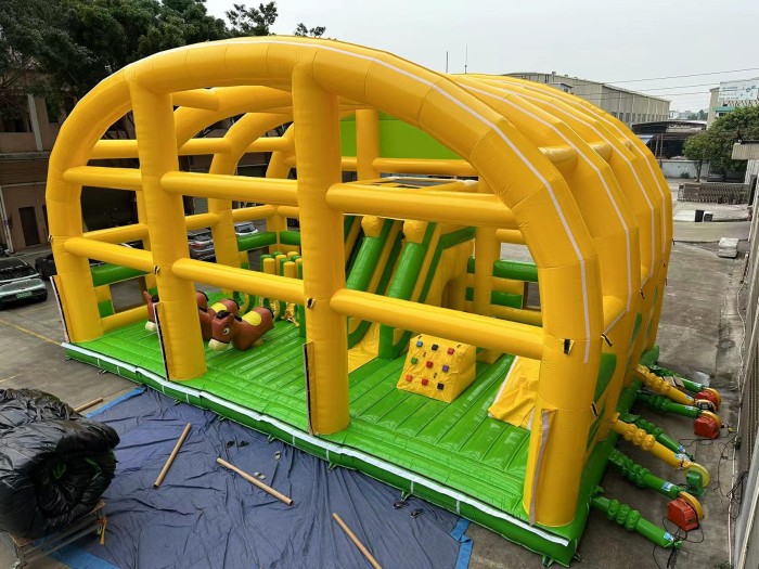 Надувной батутный парк "Лес чудес"  45*15*10 м