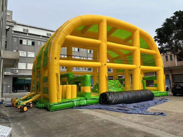 Надувной батутный парк "Лес чудес"  45*15*10 м