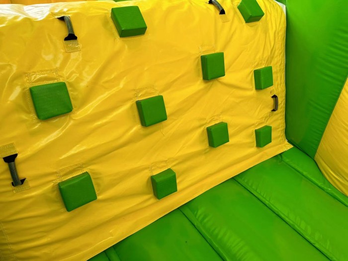 Надувной батутный парк "Лес чудес"  45*15*10 м