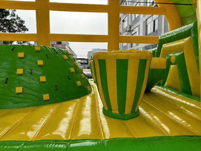 Надувной батутный парк "Лес чудес"  45*15*10 м