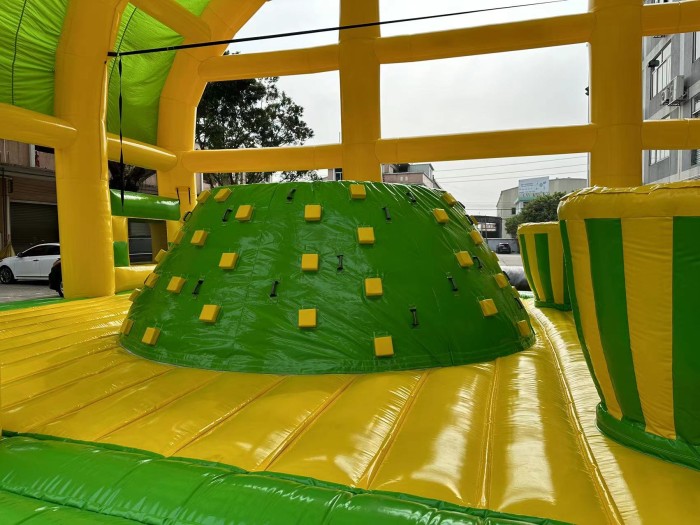 Надувной батутный парк "Лес чудес"  45*15*10 м