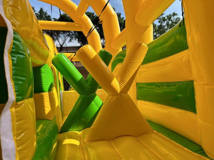 Надувной батутный парк "Лес чудес"  45*15*10 м