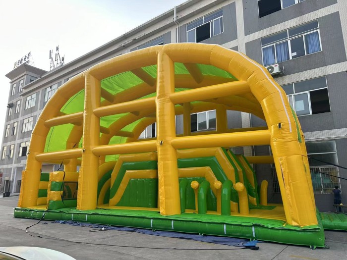 Надувной батутный парк "Лес чудес"  45*15*10 м