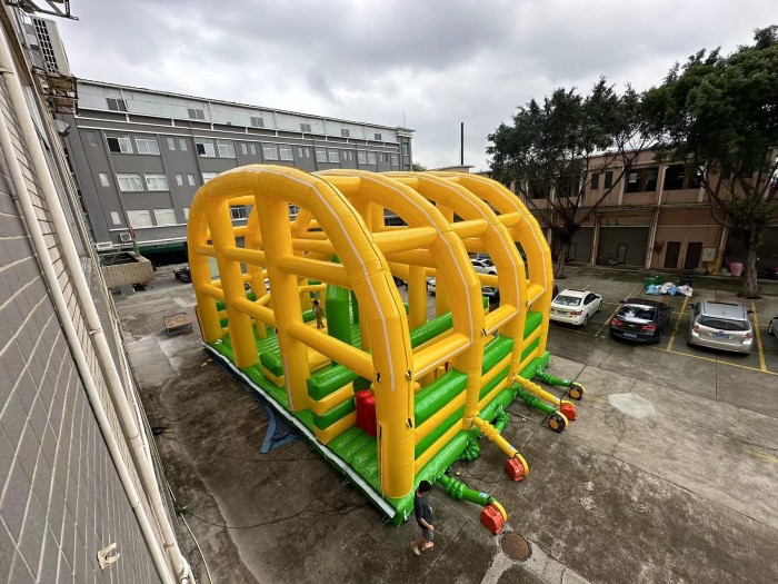 Надувной батутный парк "Лес чудес"  45*15*10 м