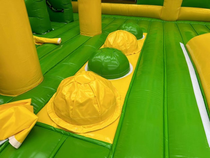 Надувной батутный парк "Лес чудес"  45*15*10 м