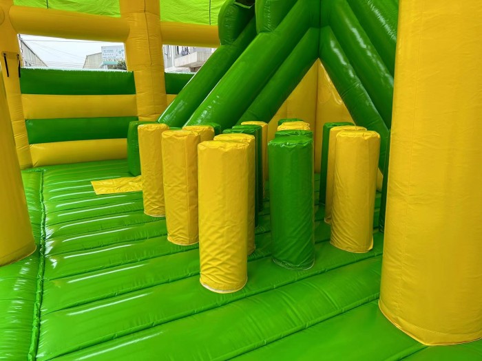 Надувной батутный парк "Лес чудес"  45*15*10 м