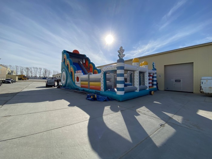 Надувной батут «Мегаполис» 17*9,5*9,1 м