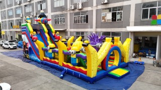 Надувная горка "Миньоны" 15,5*7,5*8,5 м