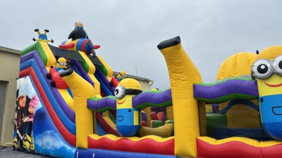 Надувная горка "Миньоны" 15,5*7,5*8,5 м