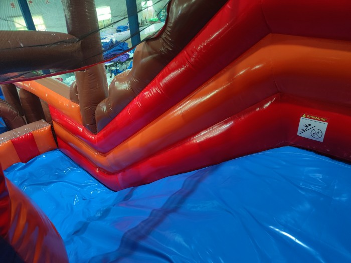 Надувной батут "Веселье пиратов" 12*4,5*5,8 м