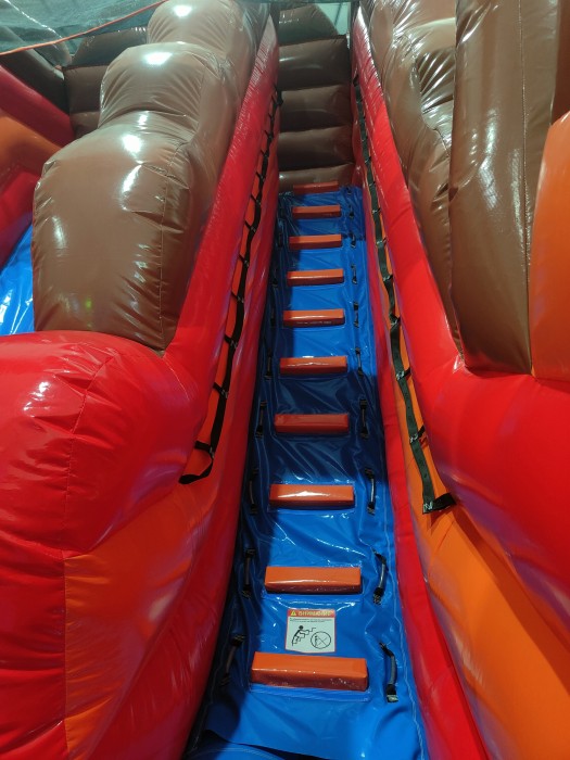 Надувной батут "Веселье пиратов" 12*4,5*5,8 м